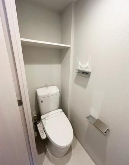 トイレ　別タイプ部屋　参考写真です