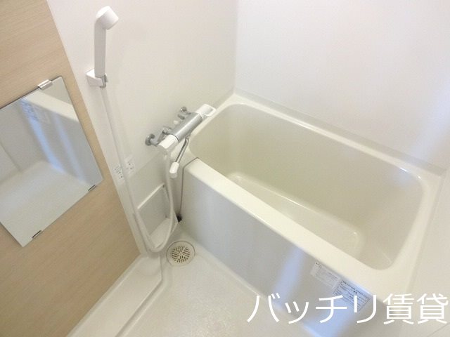 バス・シャワールーム　別号室の為、現状優先別号室の為、現状優先