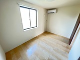 その他部屋・スペース　洋室部分・エアコン付きで快適なお部屋です◎