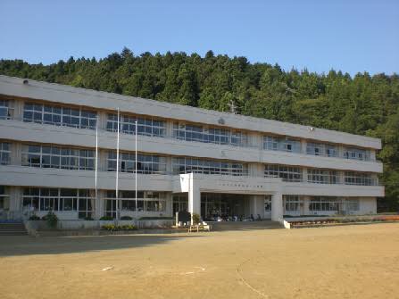 小学校　石巻市立飯野川小学校（小学校）まで1848m