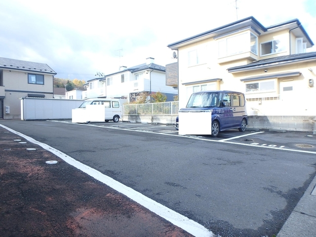 駐車場　セジュール類家駐車場