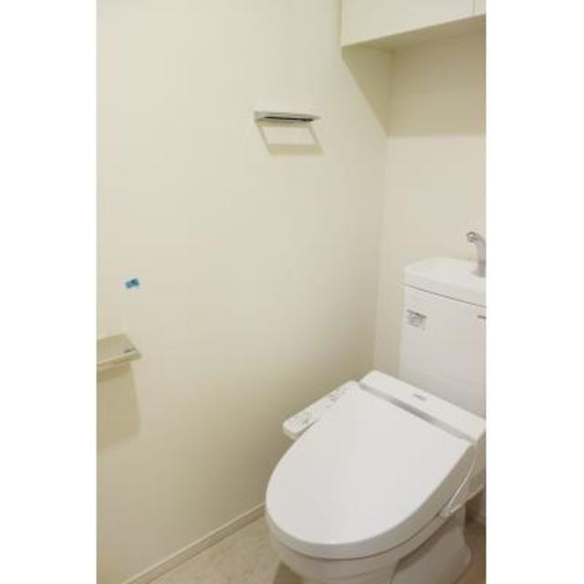 トイレ　※写真は同タイプ住戸です。