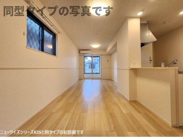 居室・リビング　こちらのリビングで趣味の時間をお楽しみください