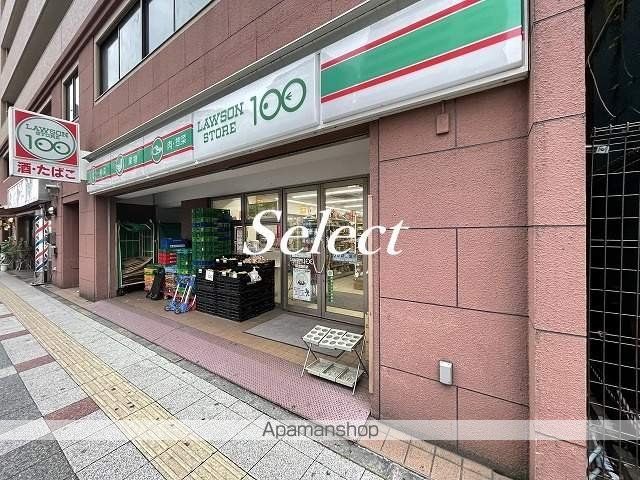 コンビニ　ローソンストア１００（コンビニ）まで121m