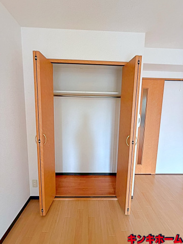 収納　写真は別のお部屋です。