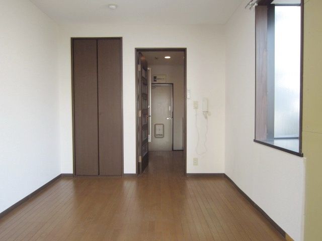 居室・リビング　★明るい居室です★