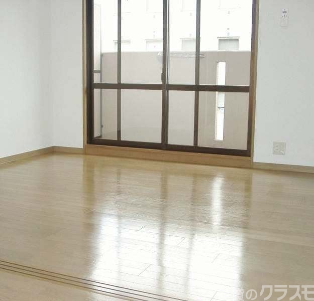 居室・リビング　フローリングがとても綺麗です。