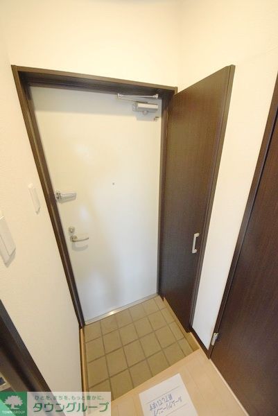 玄関　お問合せはタウンハウジングまで！※現地待合わせ相談可能