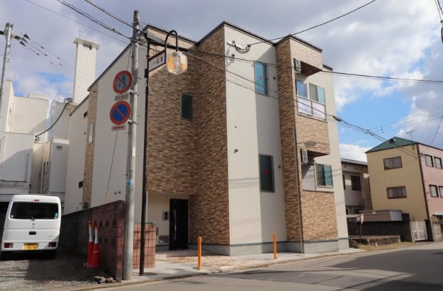 建物外観　落ち着いた雰囲気の外観です