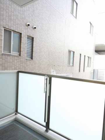 バルコニー　バルコニーからの眺めを楽しみながら食事をしませんか