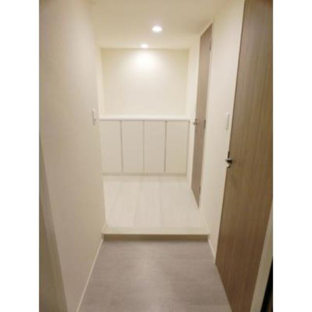 玄関　※反転タイプの写真を使用しています。
