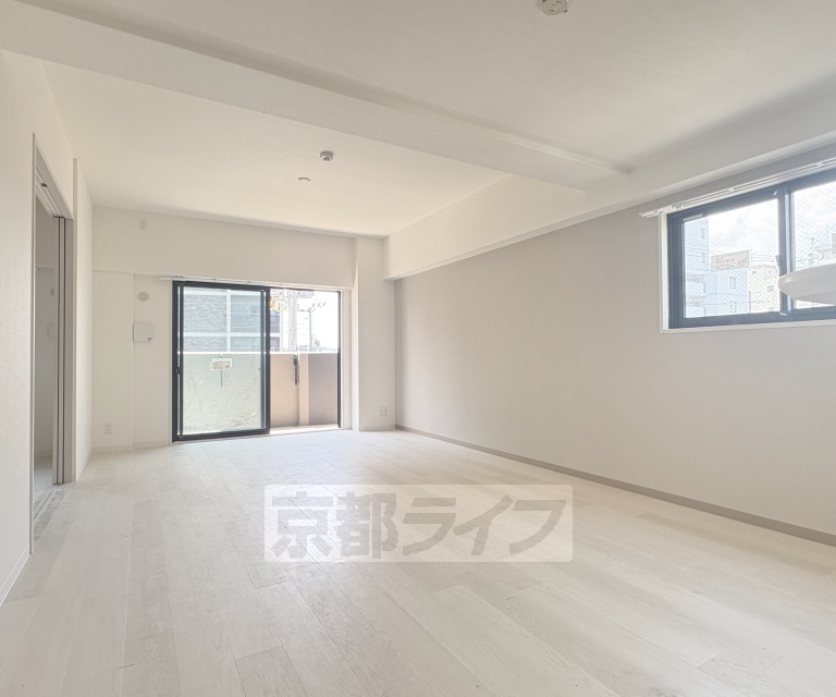 アライズ西院の居間写真