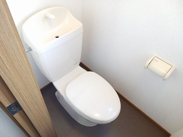トイレ　コンパクトで使いやすいトイレです