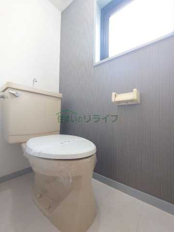トイレ　別部屋参考写真となります。