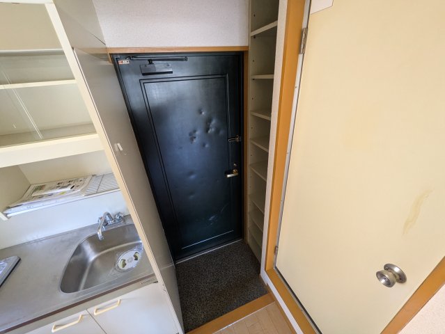 玄関　マザック千代田