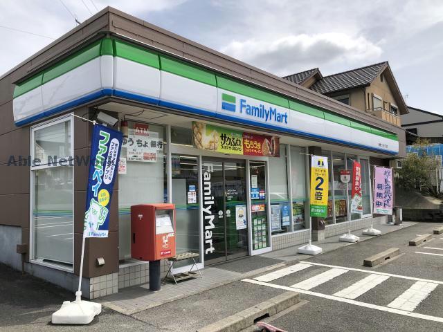 コンビニ　ファミリーマート東郷三ツ池三丁目店（コンビニ）まで184m