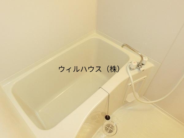バス・シャワールーム　浴室乾燥機付きバス！