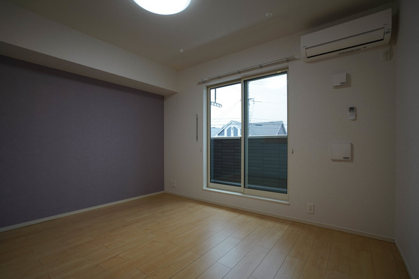 居室・リビング　同じ建物の別の部屋