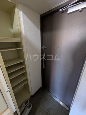 クリオ片倉町六番館の玄関写真
