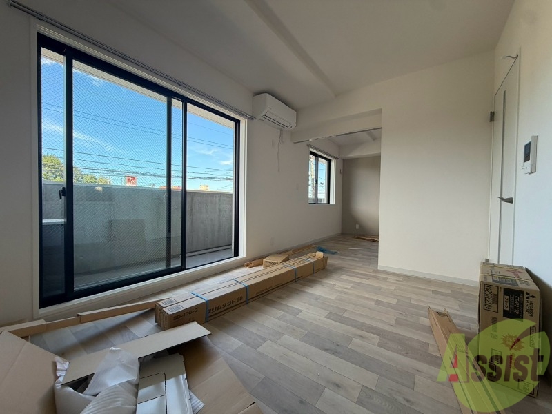 居室・リビング　広くてキレイなお部屋が広がっていて、充実した生活が送れそう。