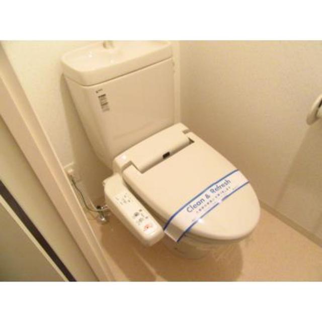 トイレ　※写真は同タイプ住戸です。