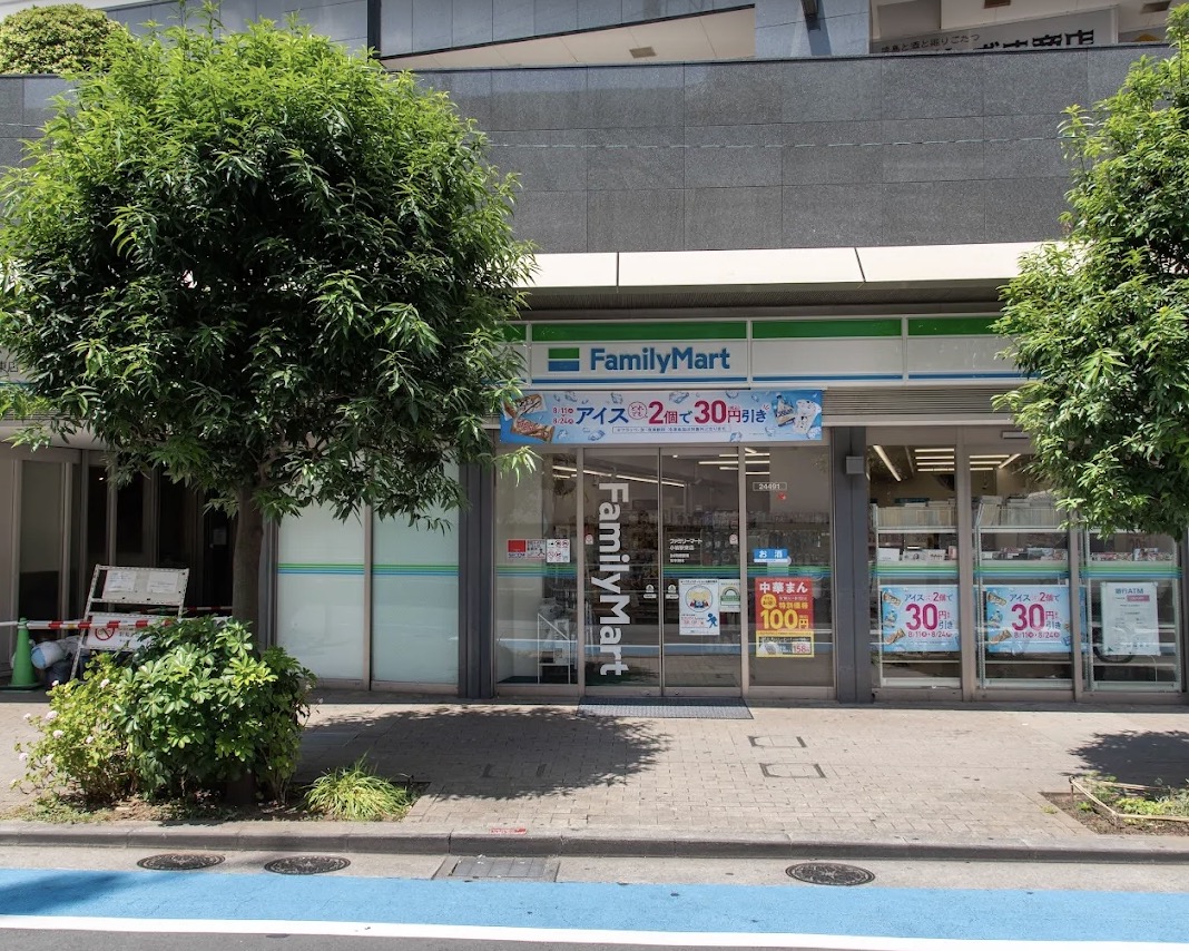 コンビニ　ファミリーマート小岩駅東店（コンビニ）まで170m