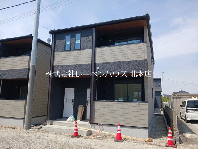玄関　レーベンハウス北本店へ048-590-5757