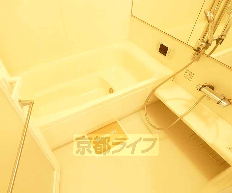 バス・シャワールーム　広々したお風呂です。