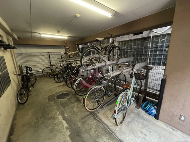 その他共有部分　シーズ梅田東　自転車置き場