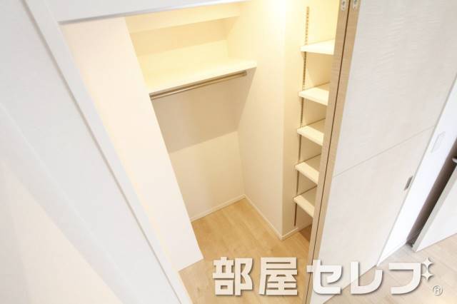 収納　ウォークインクローゼットで収納も充実。