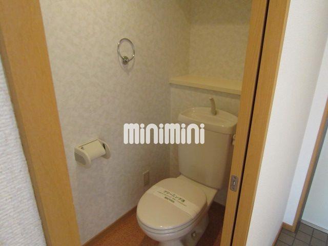 トイレ　トイレに棚があると便利