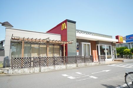 飲食店　マクドナルド 51号若松町店（飲食店）まで698m