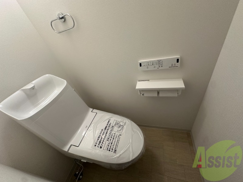 トイレ　ウォシュレット機能がついたトイレです。安心して使用できますね