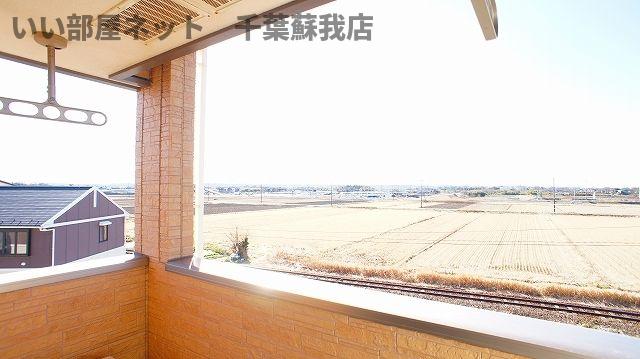 バルコニー　お洗濯にも便利なバルコニー付き