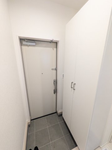 玄関　※同タイプの間取りの別号室です。現況優先です。