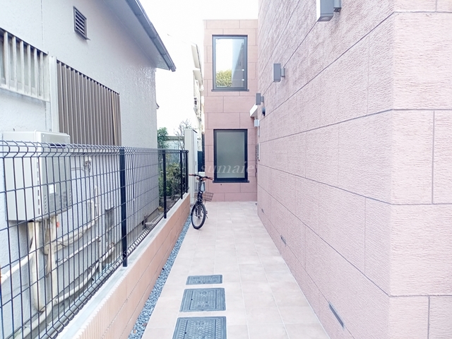 エントランス　こちらが入口です☆