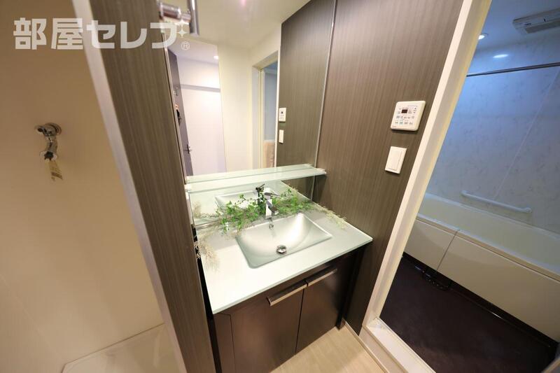 洗面設備　３０１号室モデルルーム写真
