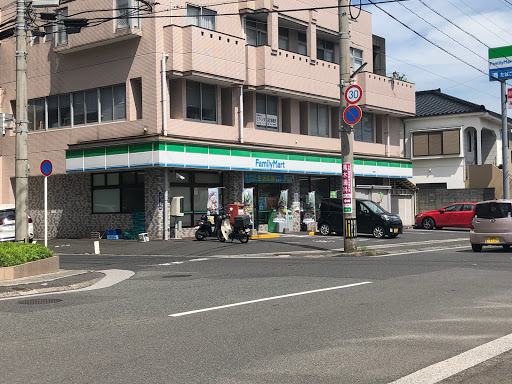 コンビニ　ファミリーマート（コンビニ）まで505m