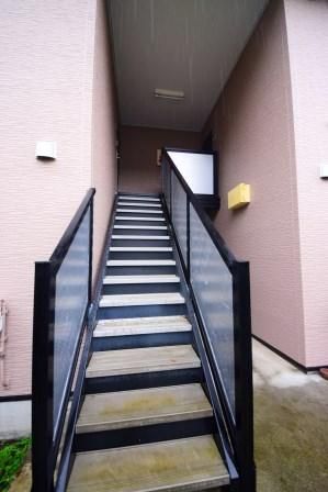 エントランス　★お買いもの便利で閑静な住宅地★