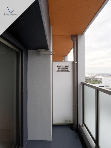 バルコニー　お洗濯にも便利なバルコニー付き