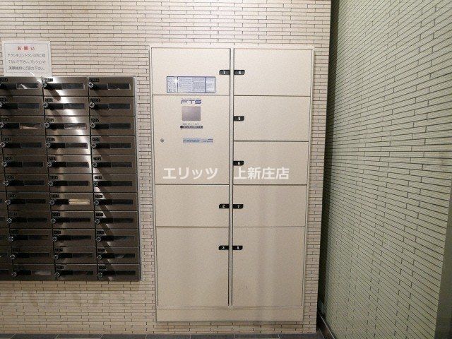 エントランス　宅配ボックス