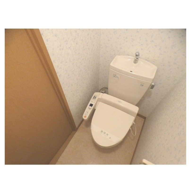 トイレ　快適ウォシュレット付き