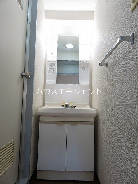 洗面設備　洗面台です。※参考画像