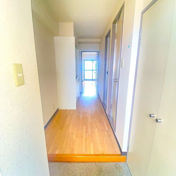 玄関　名古屋で一番初期費用の安い賃貸専門の不動産会社です(^^)