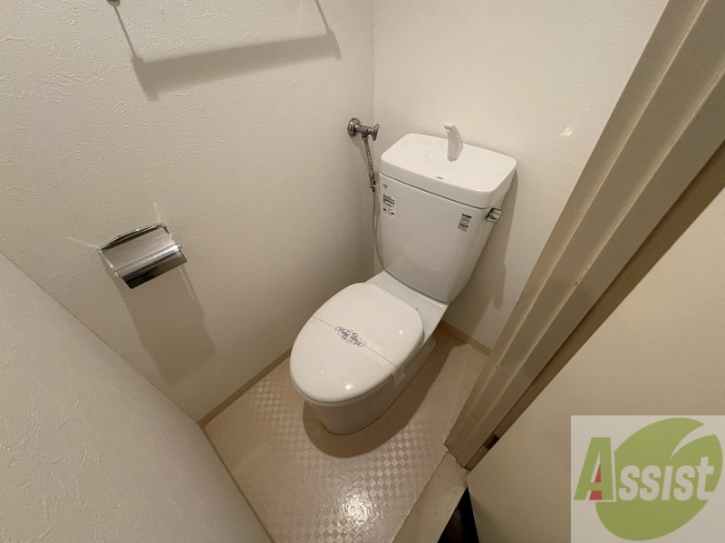 トイレ　こちらはトイレです。清潔感があり、安心して使用できます。