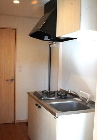 キッチン　別部屋参考写真となります