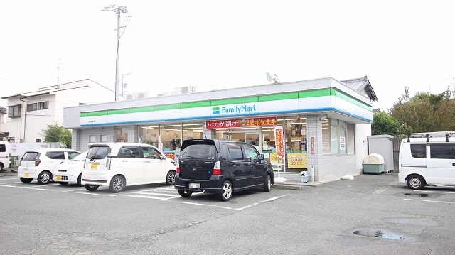 コンビニ　ファミリーマート 浜松蜆塚店（コンビニ）まで531m