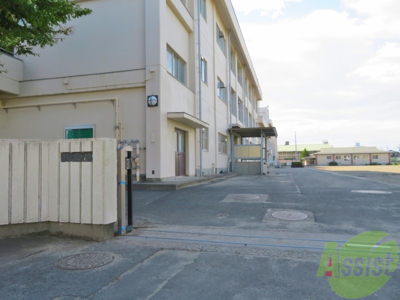 中学校　仙台市立中野中学校（中学校）まで1125m
