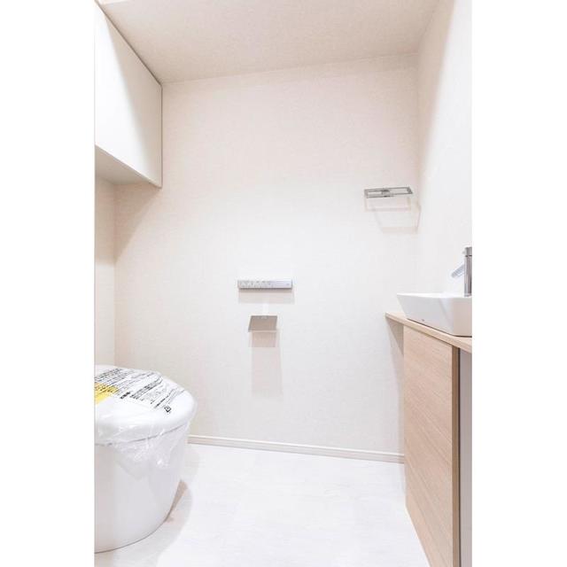 トイレ　※写真は同タイプ住戸です。