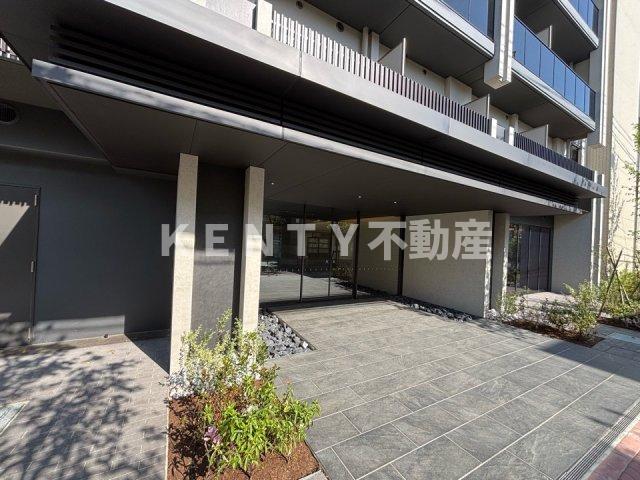 エントランス　落ち着いたエントランスです
